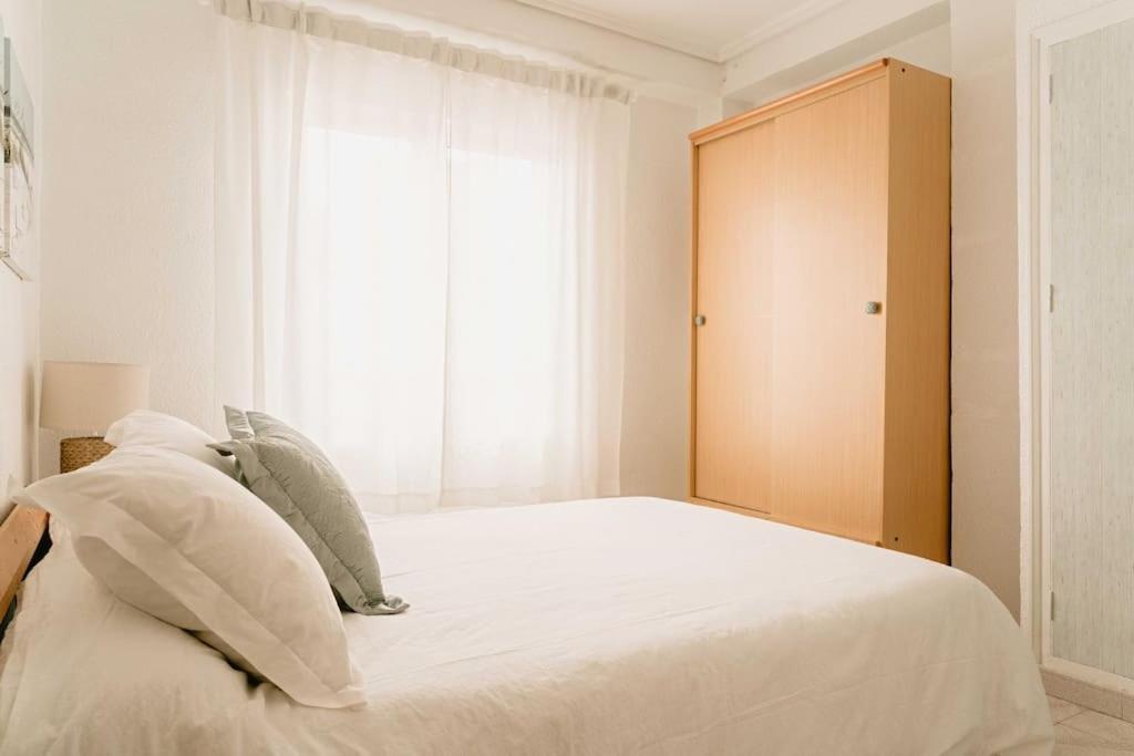 Apartamento Frente Al Mar, Familiar Y Acogedor. سانتا بولا المظهر الخارجي الصورة